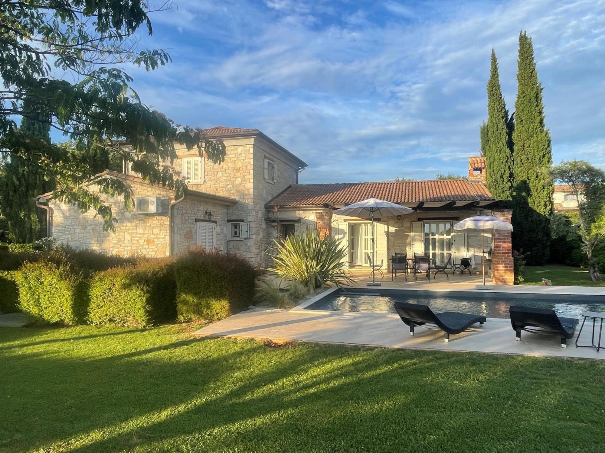 Villa Melissa - Istrisches Steinhaus Mit Pool In Guter Lage Sveti Lovreč Pazenatički Dış mekan fotoğraf
